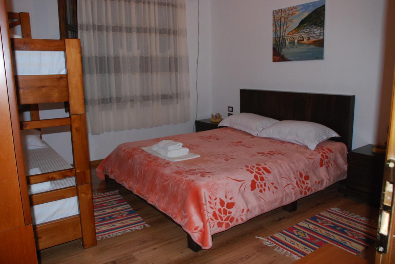 Bed & Breakfast Local Living Edi Berat Eksteriør billede