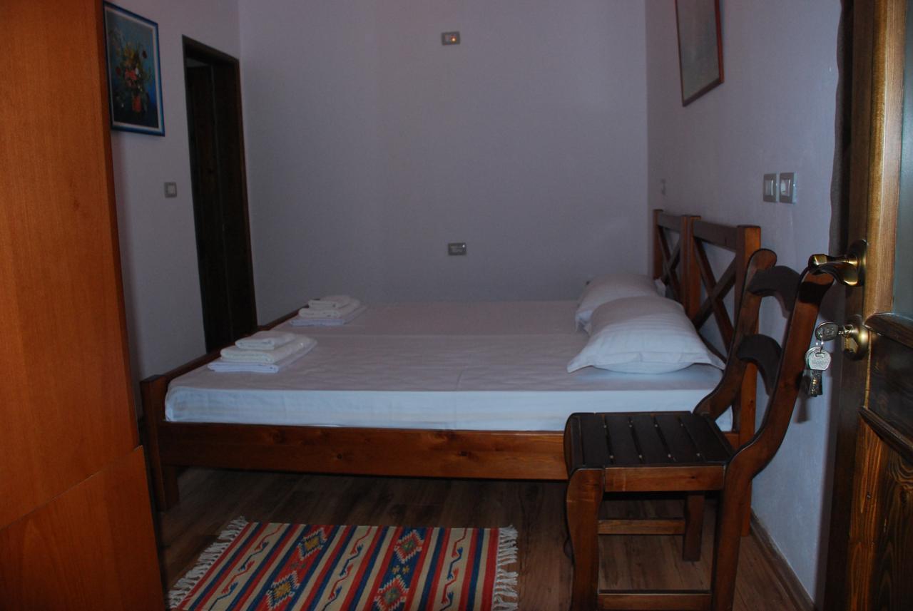 Bed & Breakfast Local Living Edi Berat Eksteriør billede